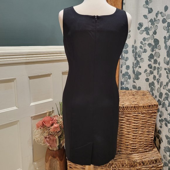 Dress Suit - Picture 6 of 8